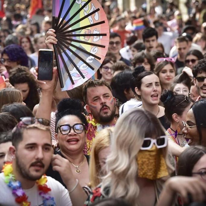 Rome LGBTQ+ Pride parade celebrates 30th anniversary, makes fun of Pope Francis comments